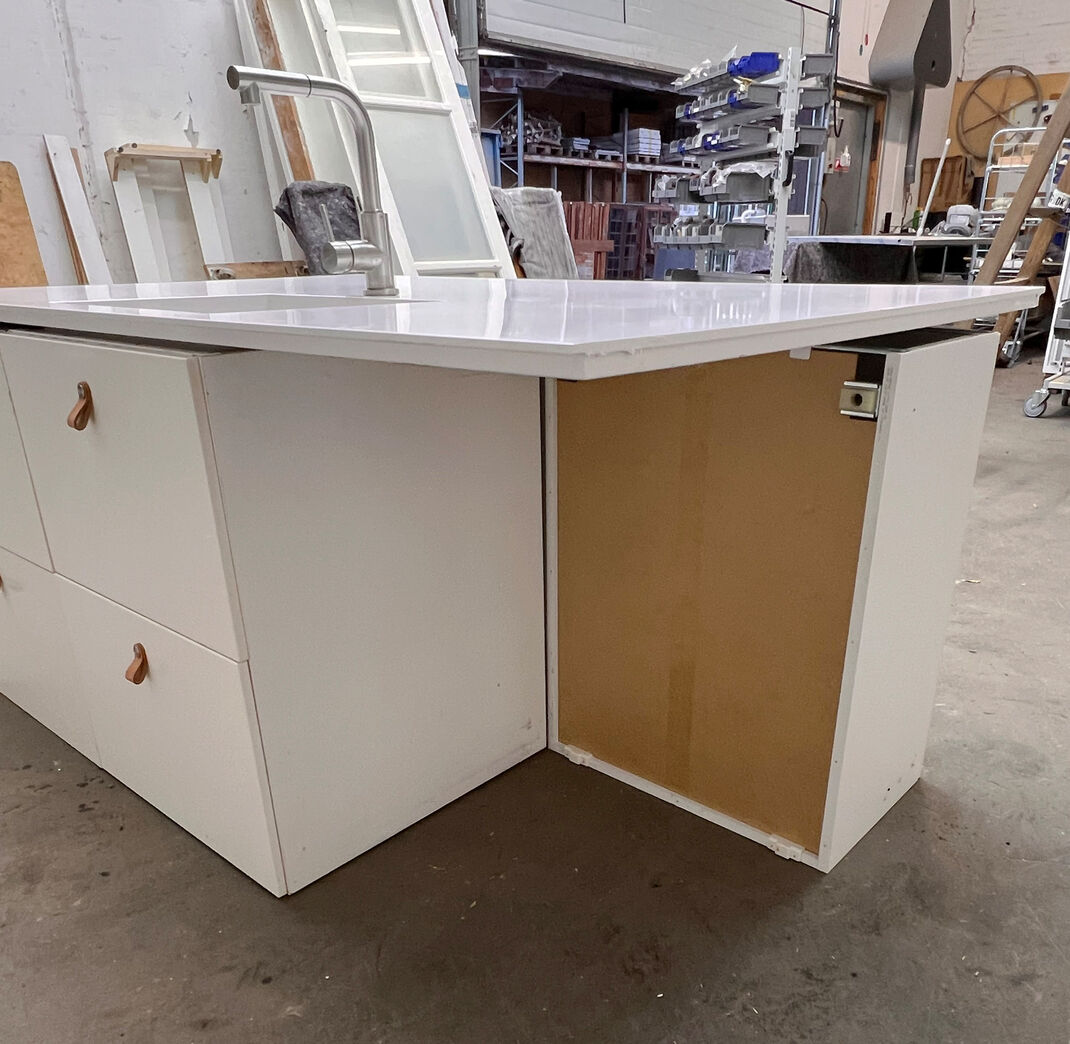 Ikea køkken med corianplade