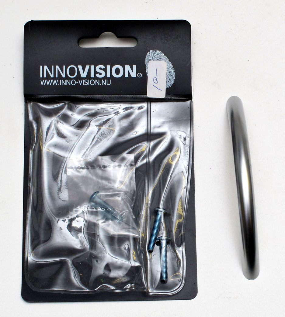 Greb i mat krom stål - 96 mm.