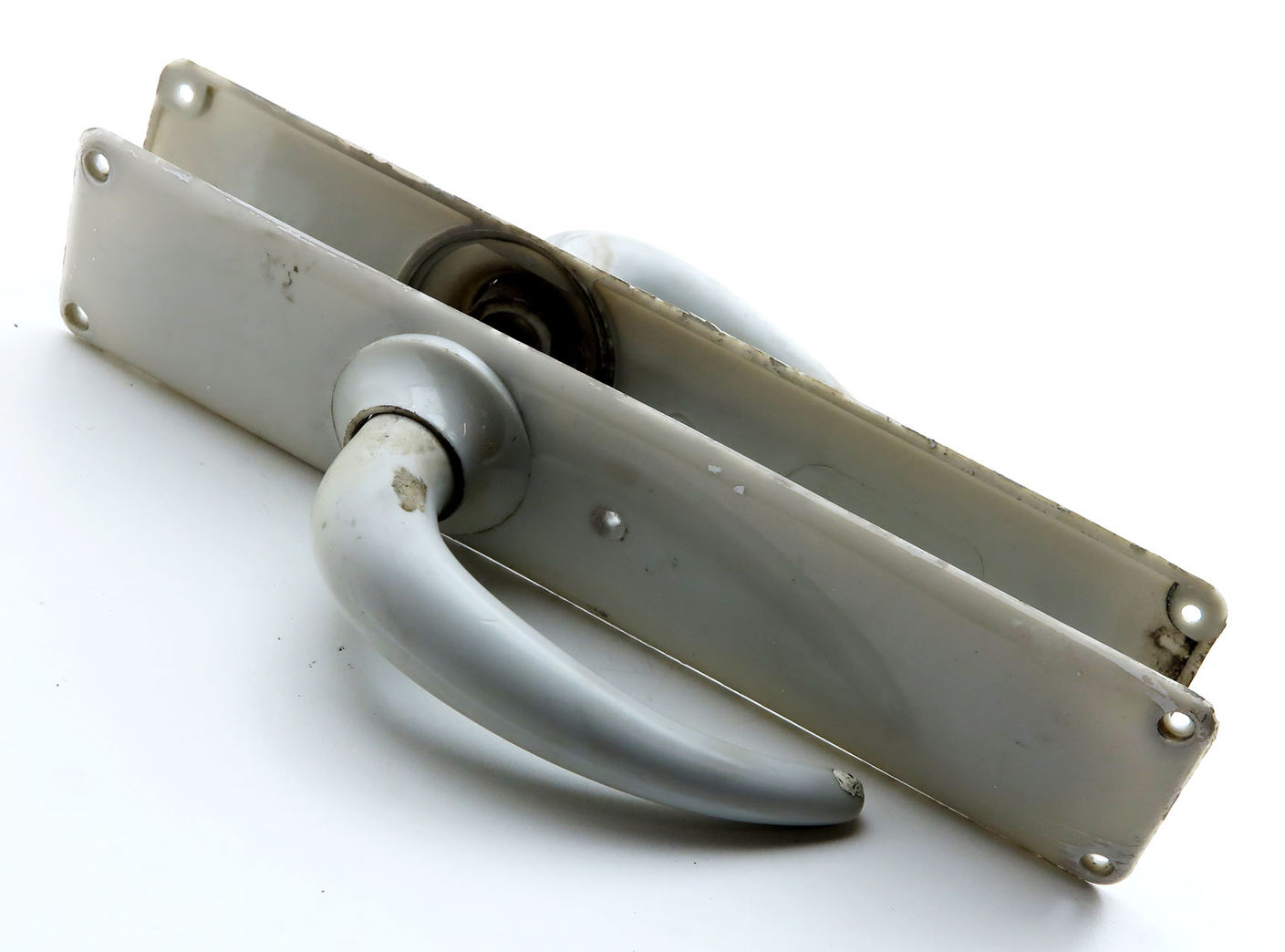 Grå plastikgreb med langskilte