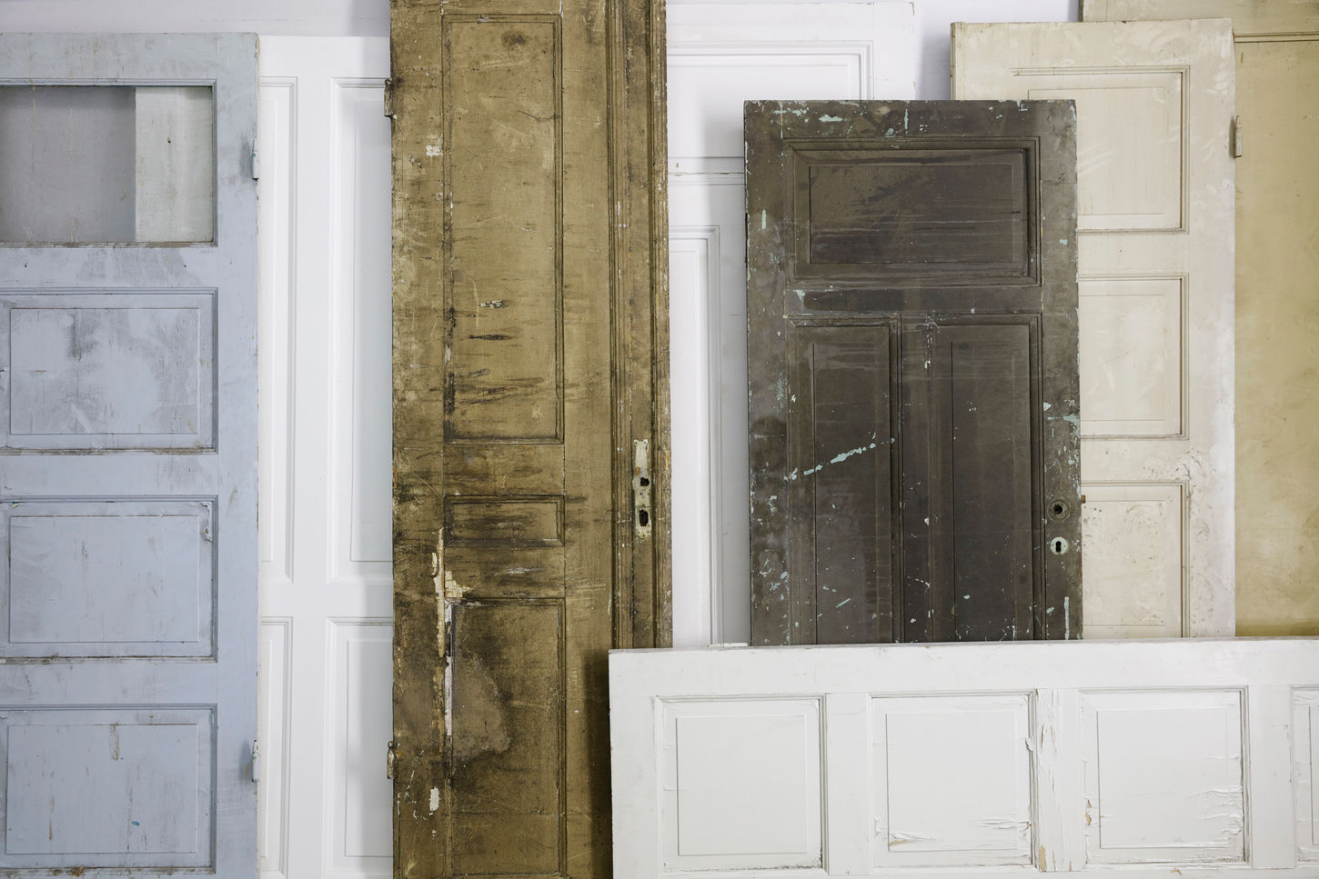 Skæve fyldningsdøre til dekoration