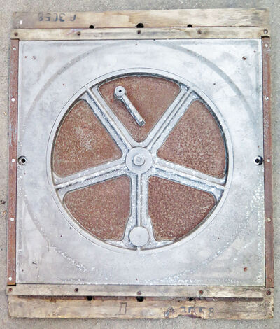 Vægdekoration, stor støbekliché på plade