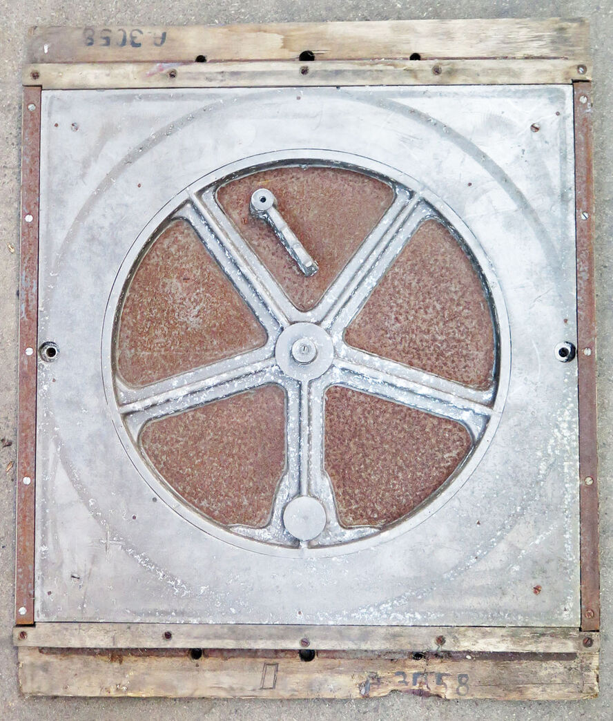 Vægdekoration, stor støbekliché på plade Vægdekoration, stor støbekliché på plade