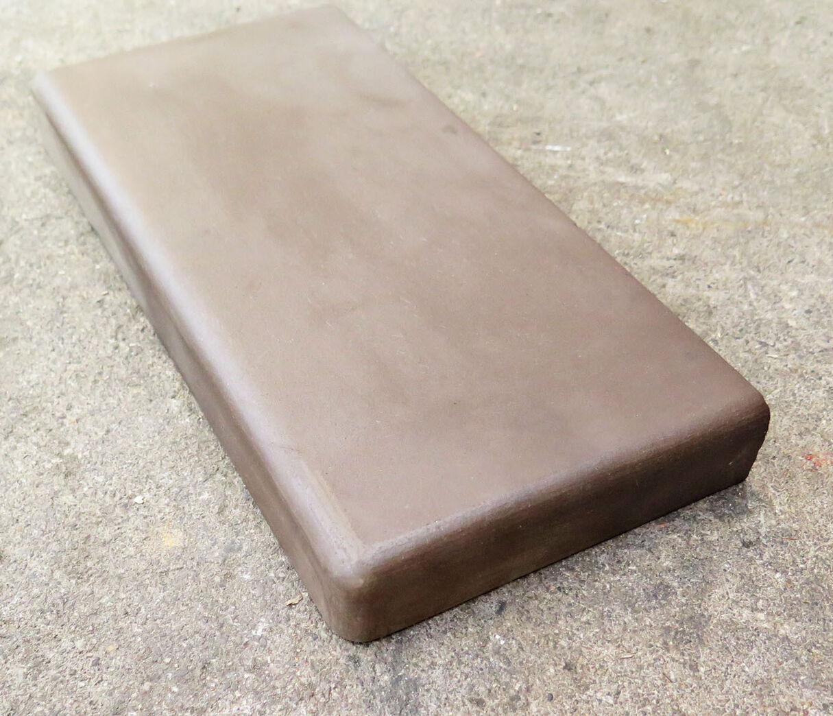 Stor Hasle hjørneklinke, mørk brun