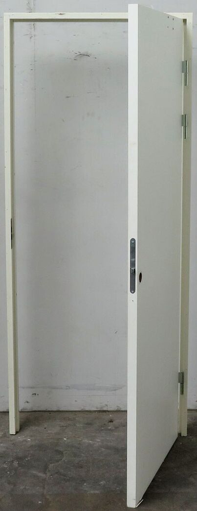 Indvendig dør med karm fra Swedoor/skadet