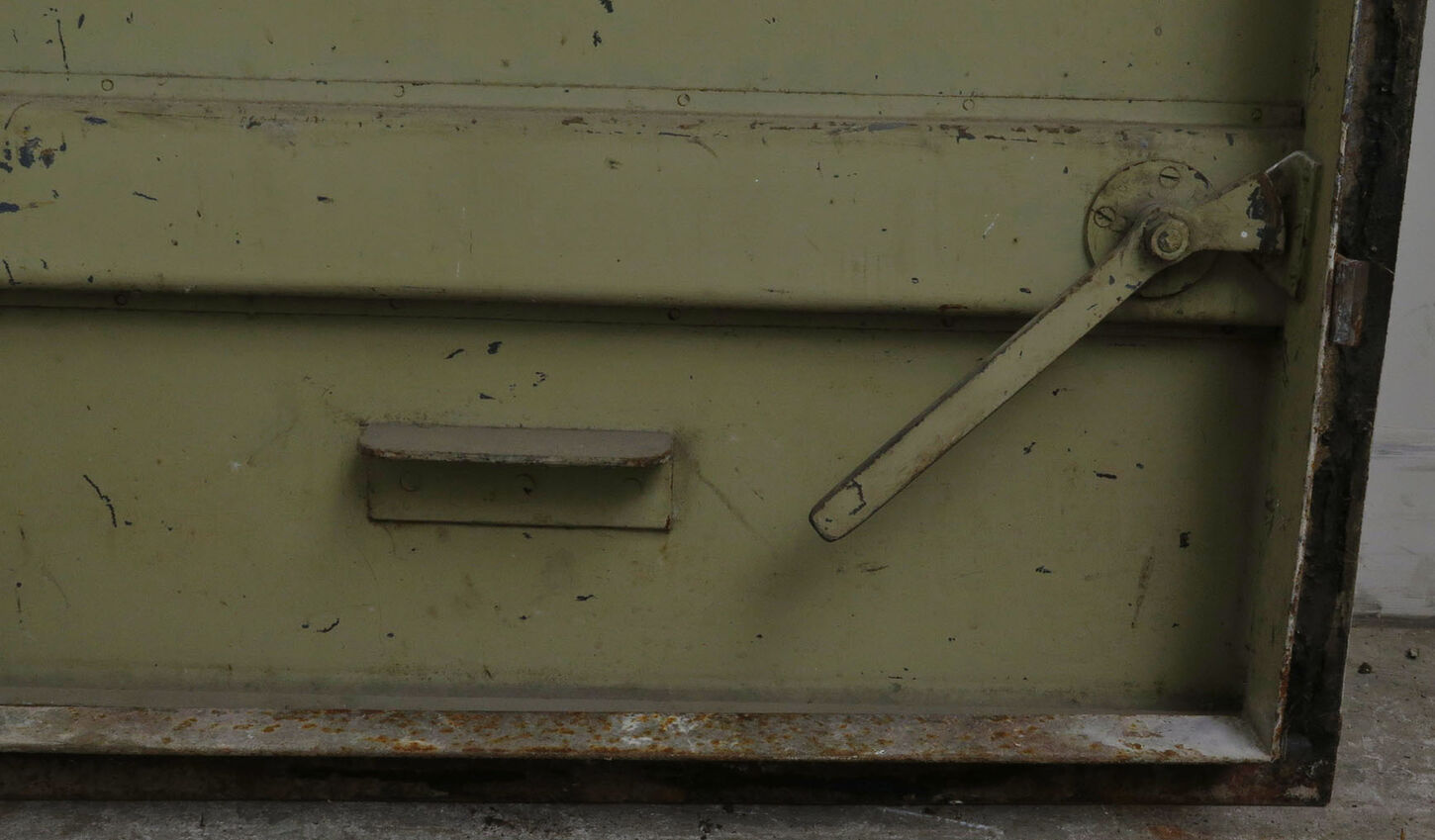 Gammel ståldør fra 40éren
