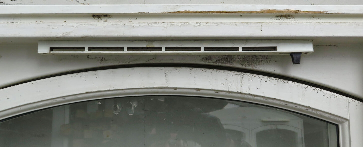 Sprossevindue med koblet ramme