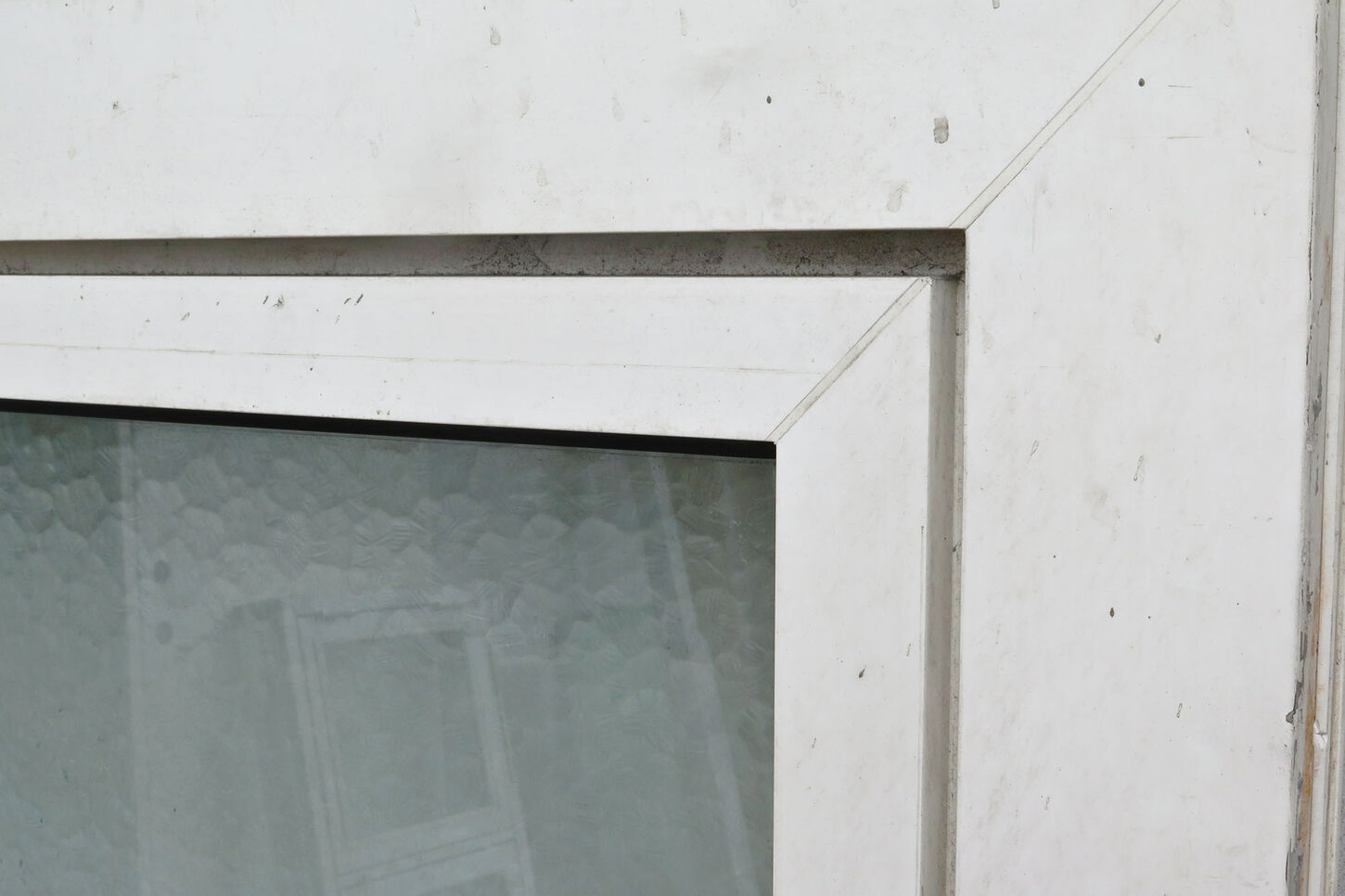 Badeværelse vindue med matteret glas