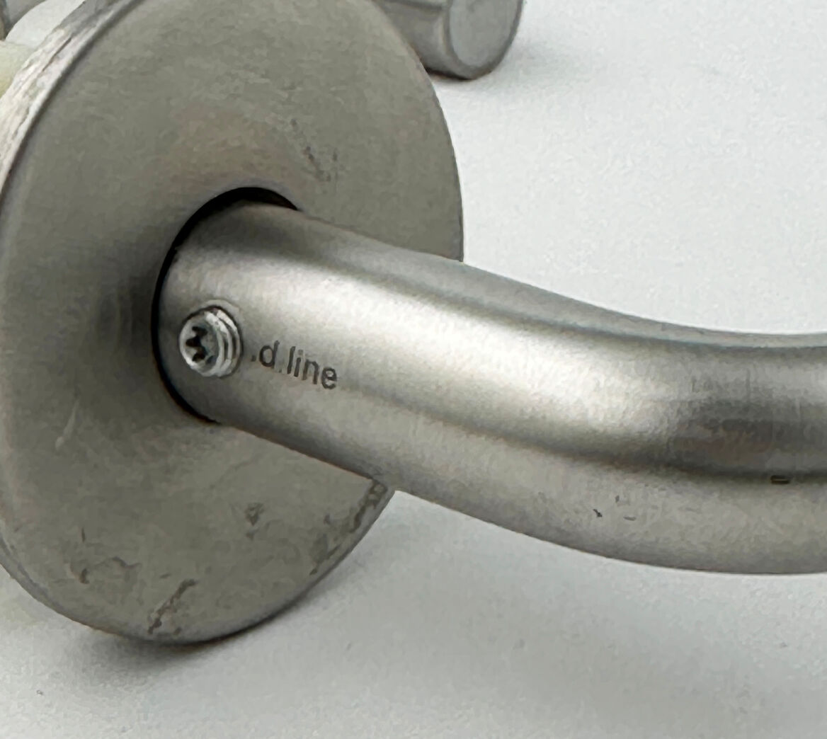 d line dørgreb 16 mm U m. klipsrosetter