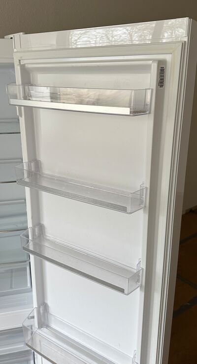 Gram køle/fryseskab i pæn stand