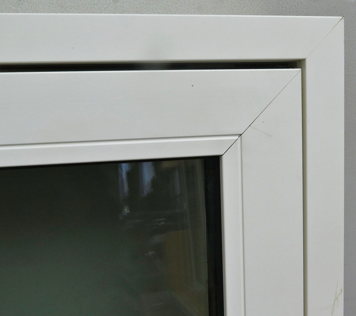 2-fags vindue med redningsåbning fra Vindunor