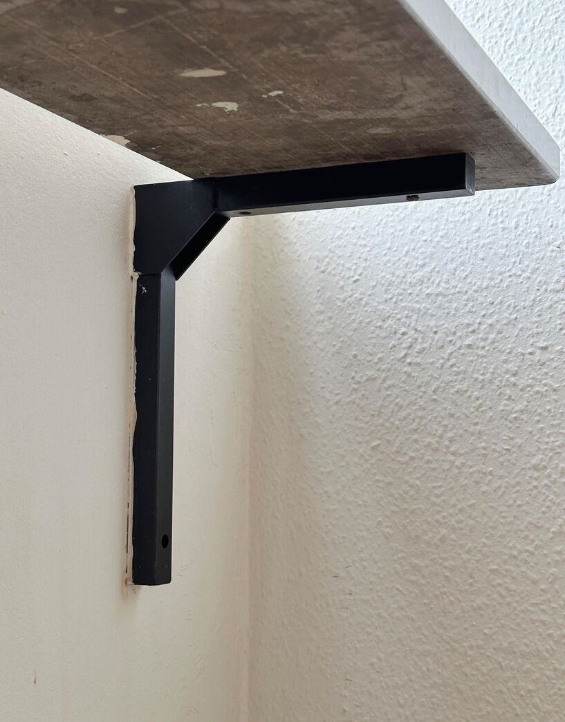 Hyldeknægt i metal 16 x 16  cm