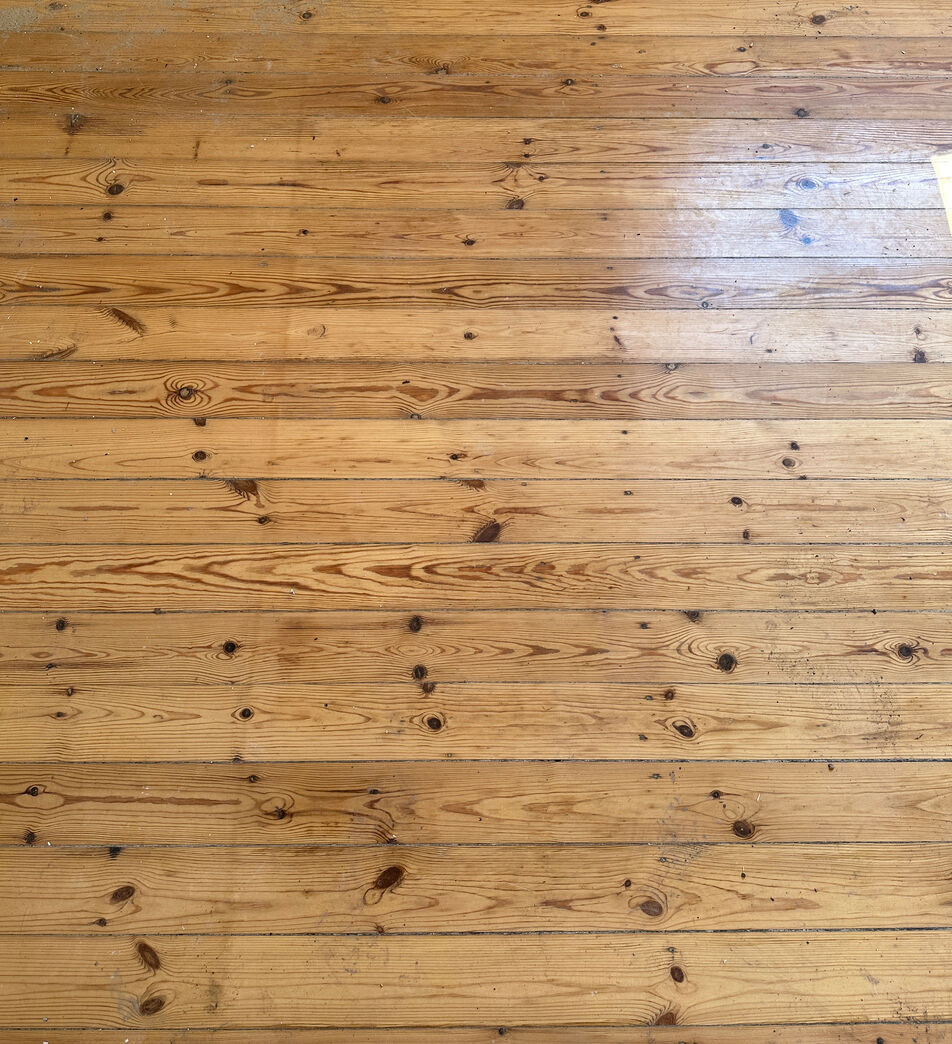 Brugte gulvbrædder i fyr, 24m2, 8,7cm