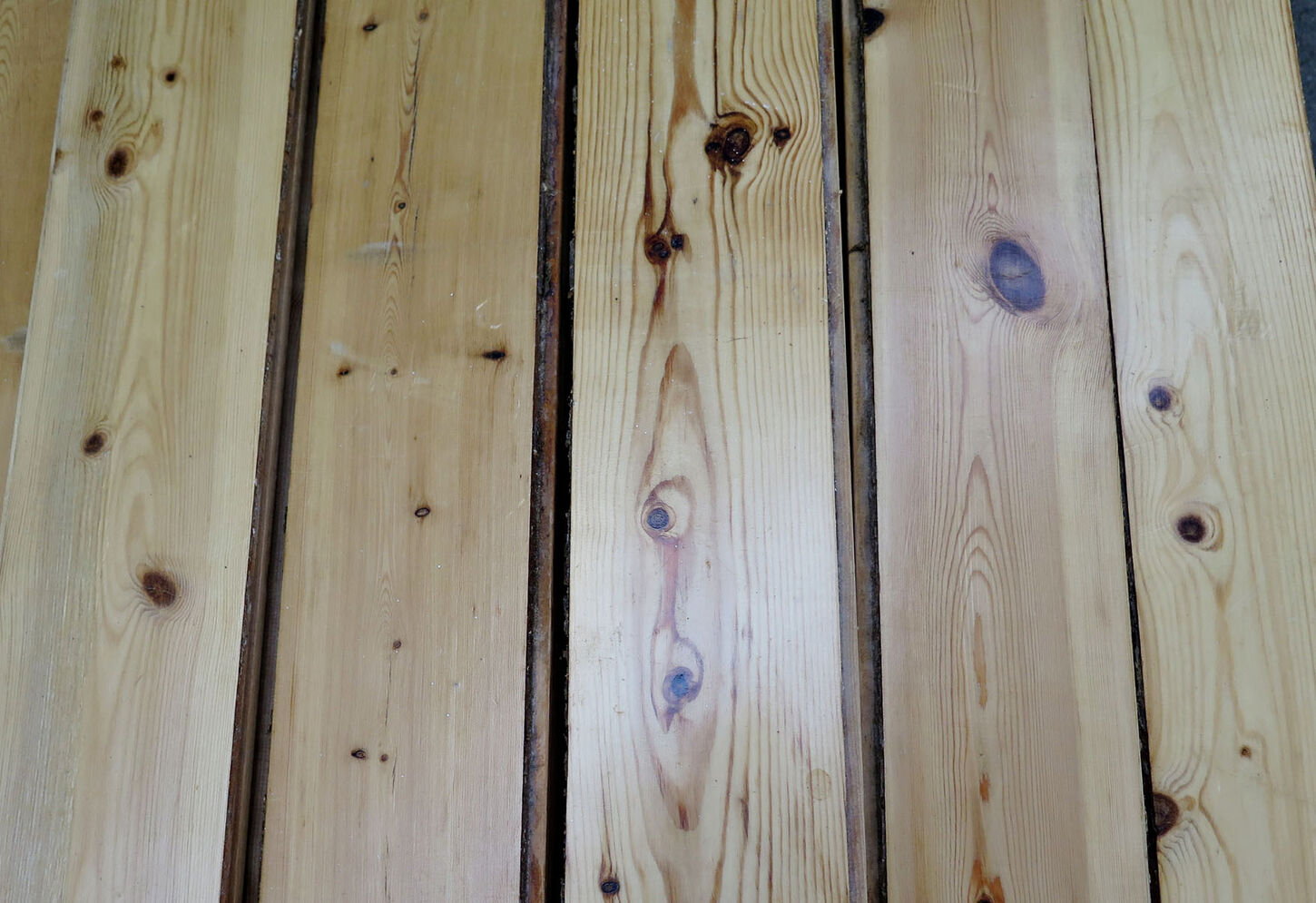 Brugte gulvbrædder i fyr, 28m2, 11,5cm