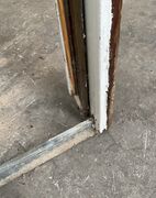 Yderdør med matteret glas.