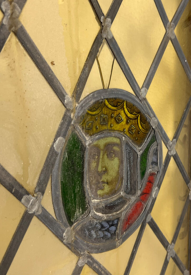 Dobbelt skabslåge med blyindfattet glas