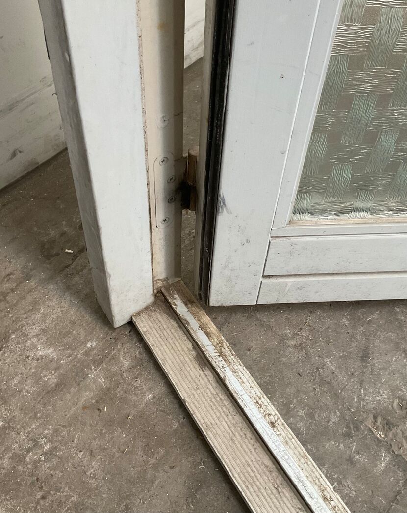 Yderdør med glas og karm Yderdør med glas og karm