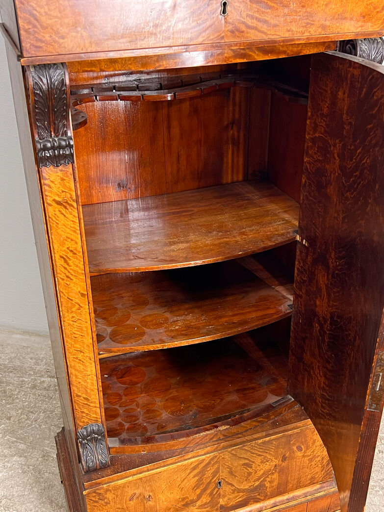 Biedermeier skab i mahogni