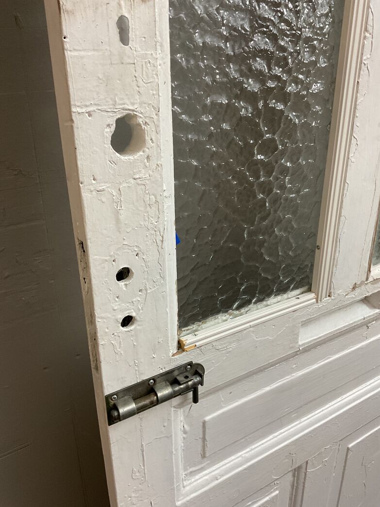 Svingdør med glas uden karm