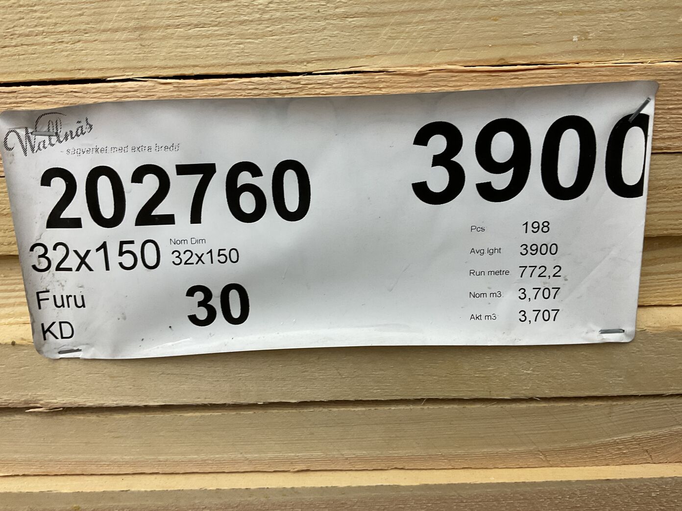 Ovntørret kantskåret fyr 32x150 mm 772 lbm.