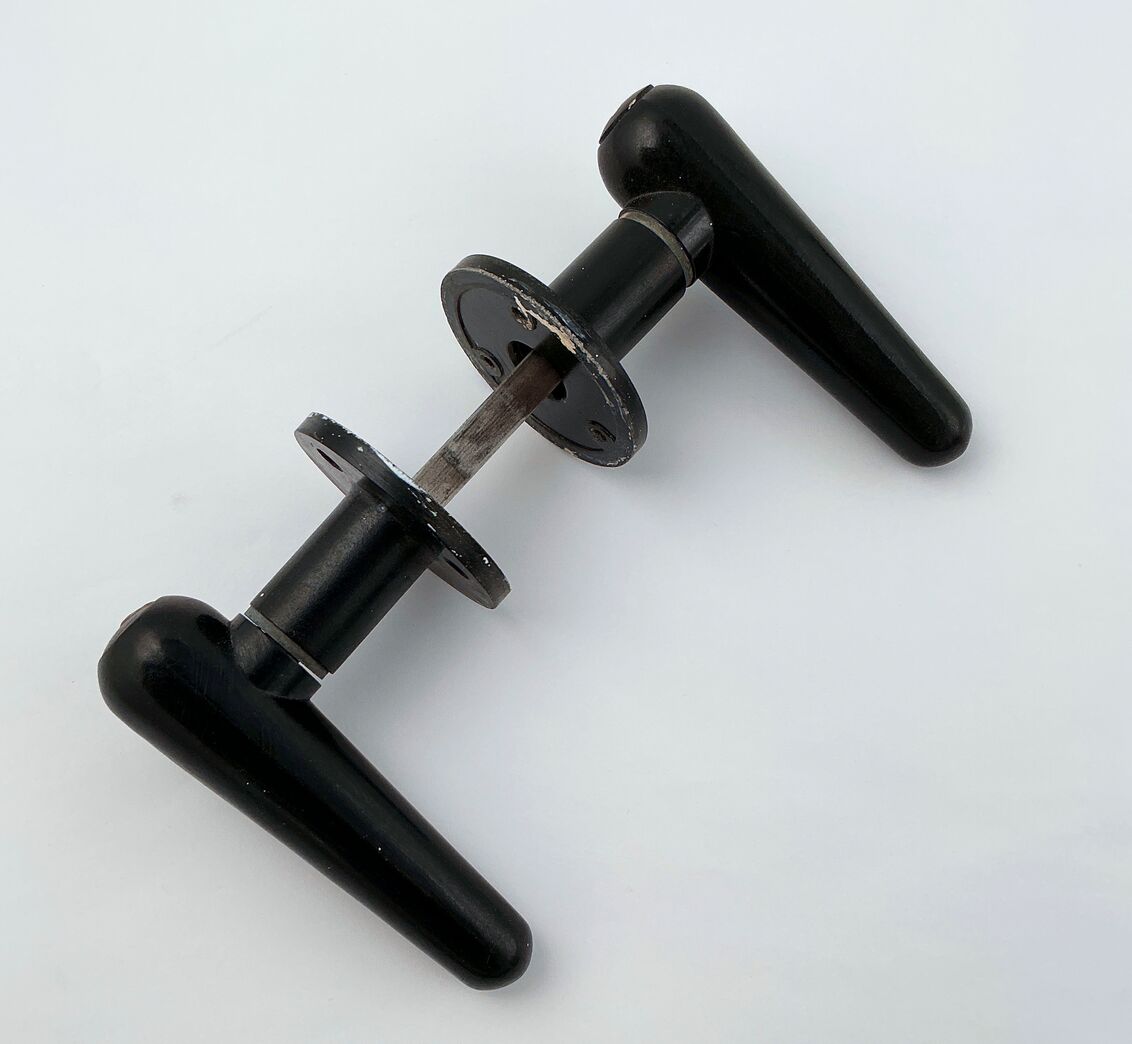 Dørgreb i sort bakelit