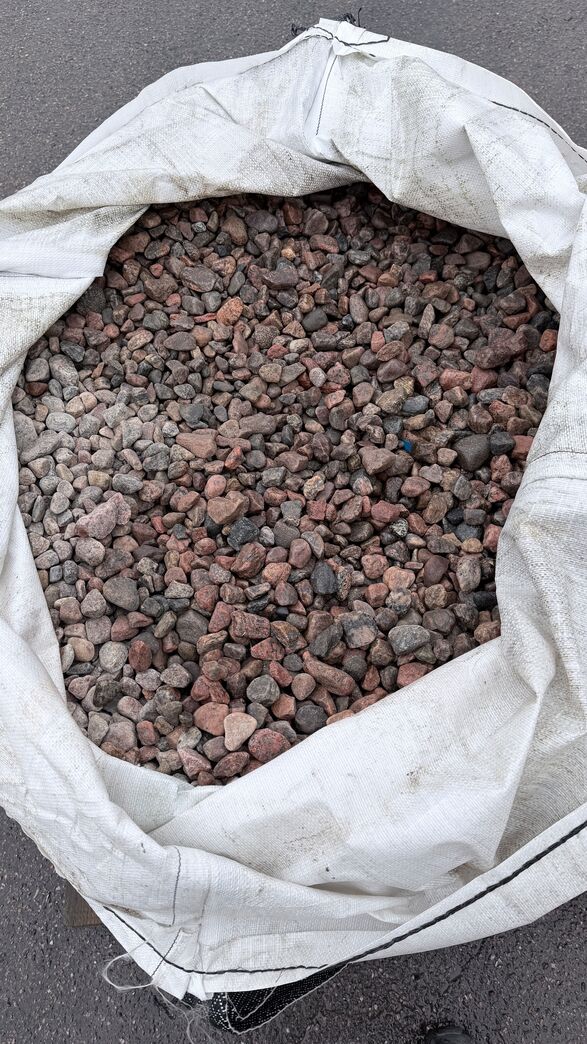 600 kg. Nøddesten ca 16-32 mm