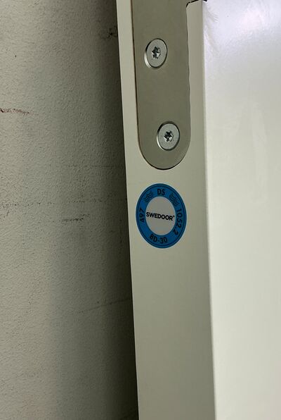 BD30 Branddør u/karm vh.