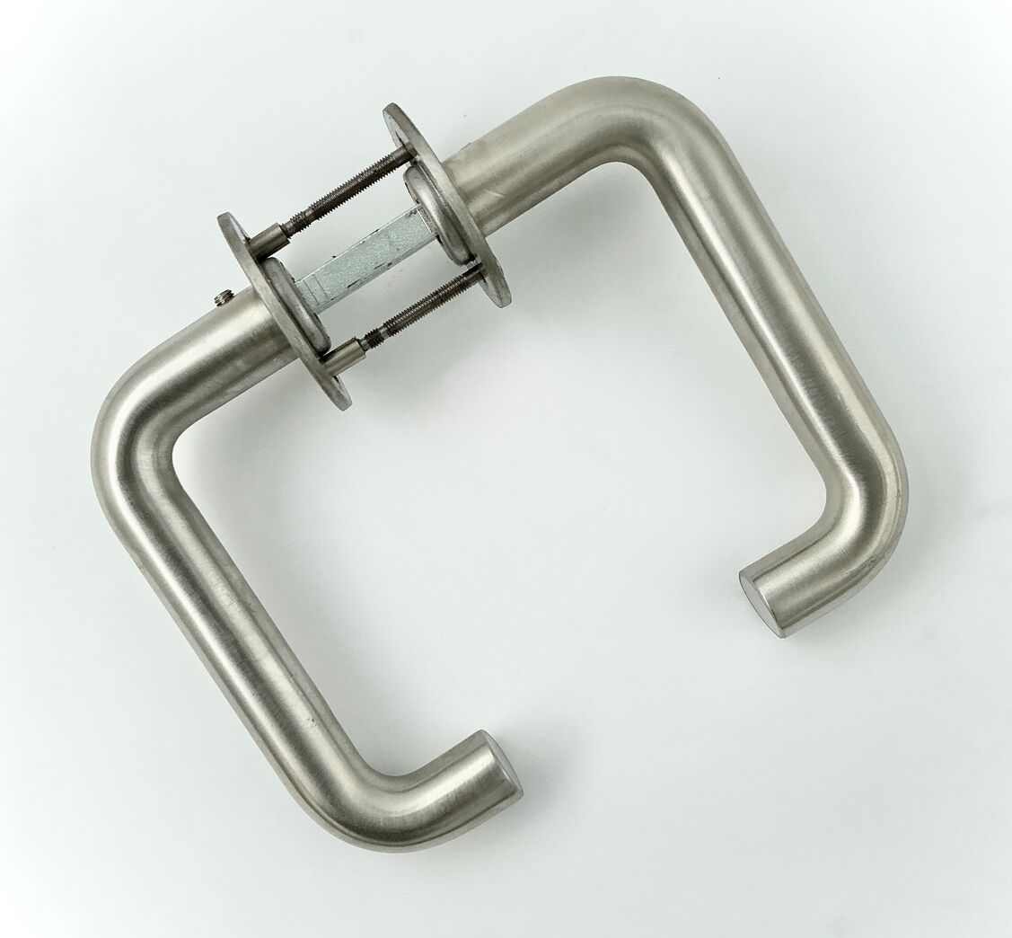 d line dørgreb 19 mm U m. klipsrosetter