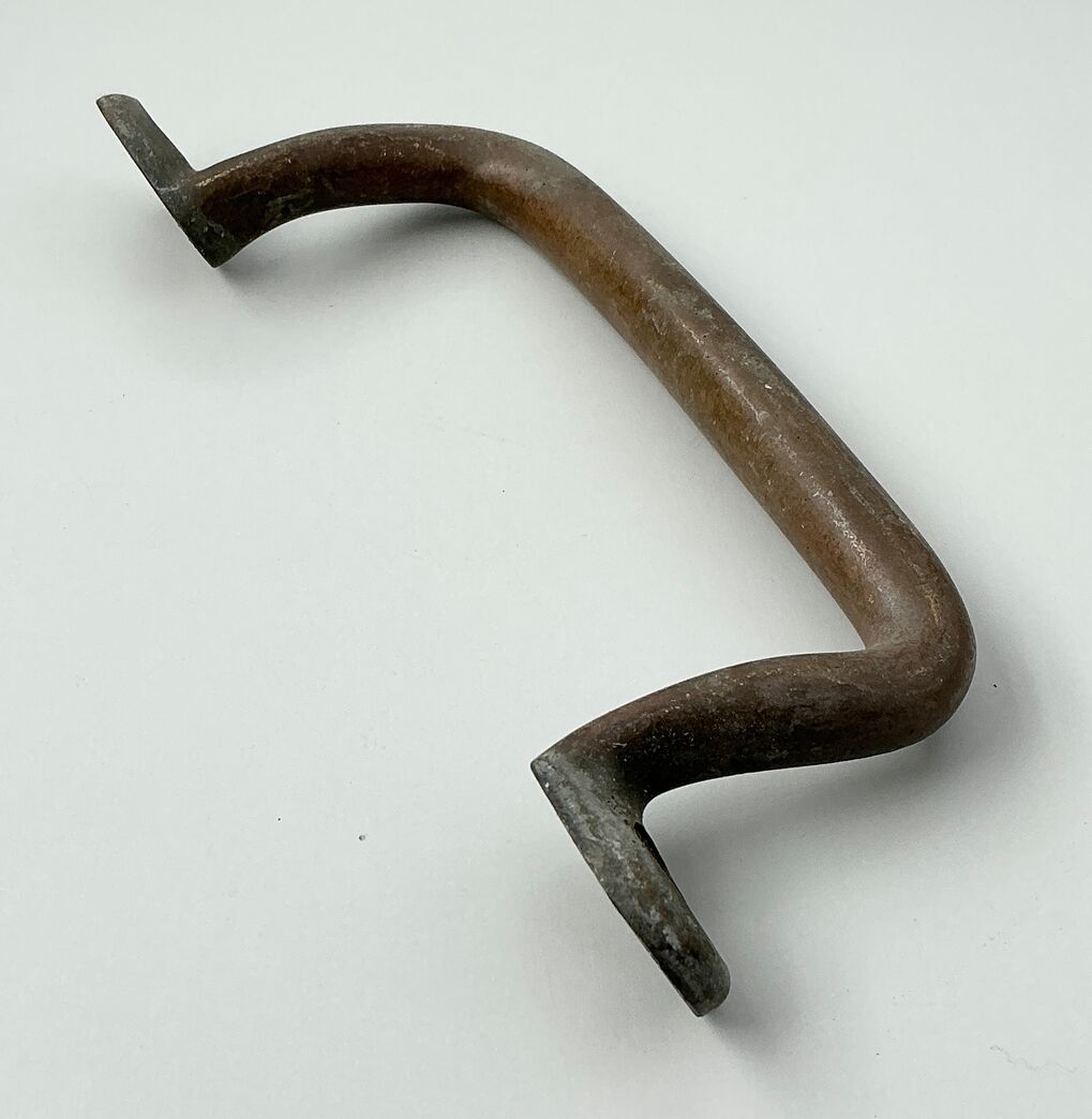 Svingdørshank/greb i massiv messing