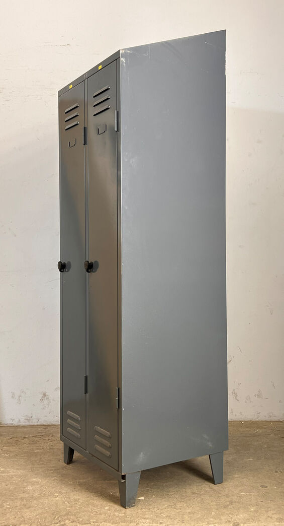 Garderobeskab / locker