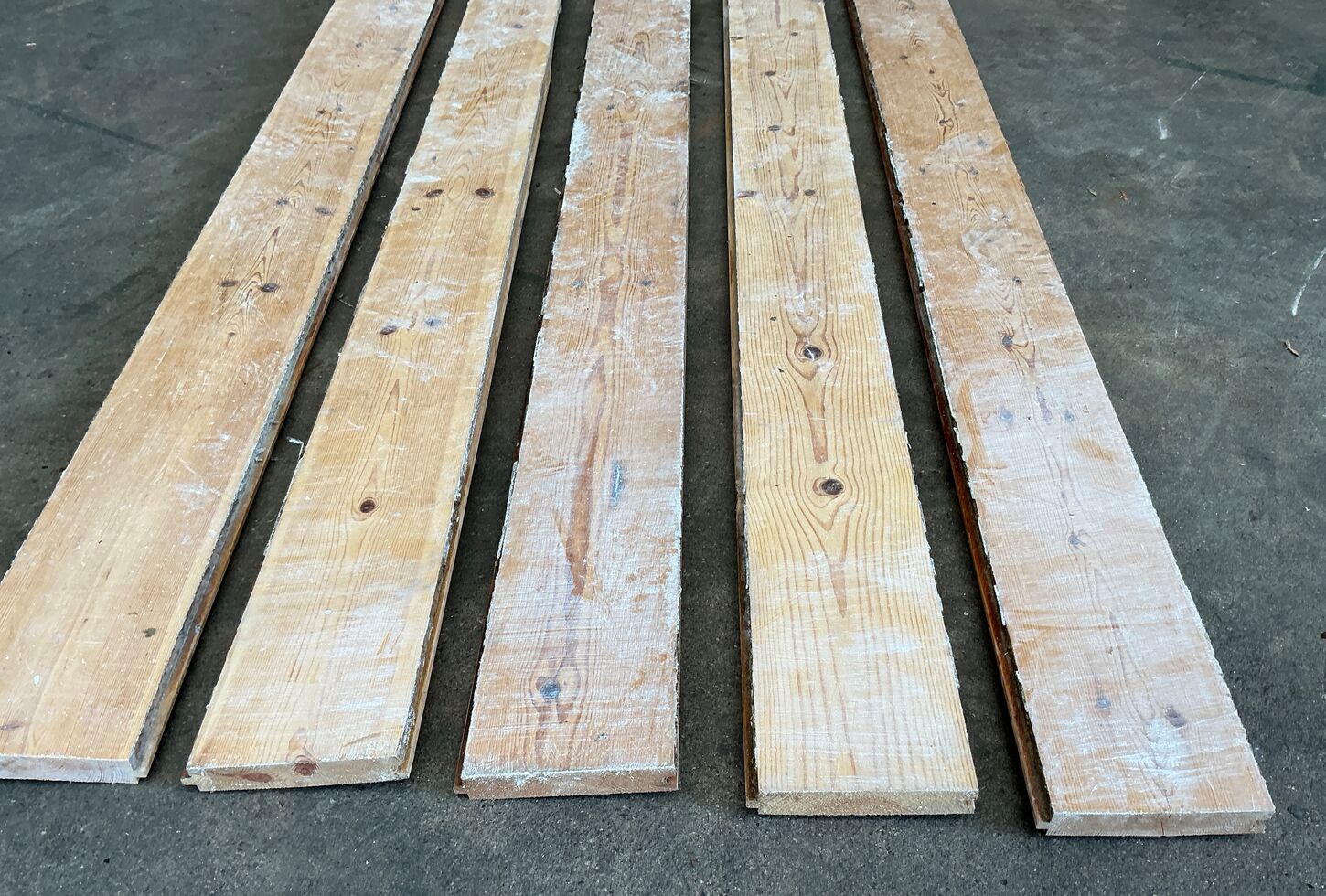 Gulvbræt i fyrretræ 13,5 cm - længe 165 cm