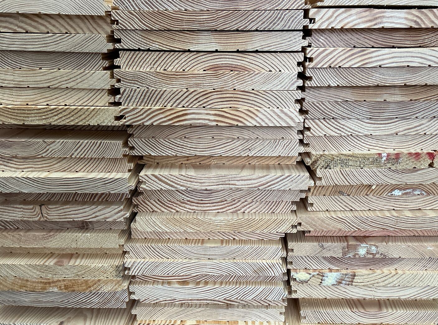 Gulvplanke i Pitch Pine - 27 cm bredde