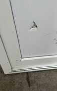Nyere plast facadedør m/skade